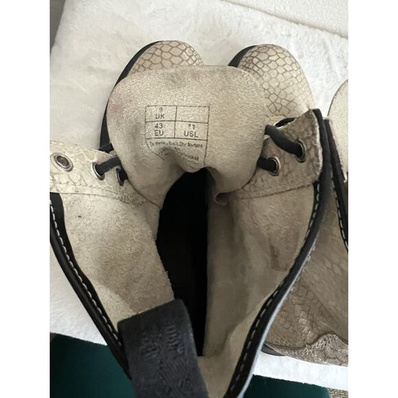 DR MARTENS women hi shine Snake print Boots Size 11 - Picture 7 of 14